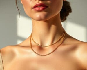 Hoe draag je een dubbele ketting goud van Amberz stijlvol?